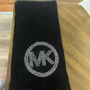 Michael Kors scarf like new